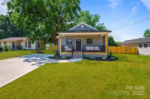 107 W Poplar St, Stanley, NC, 28164-1528 | Card Image