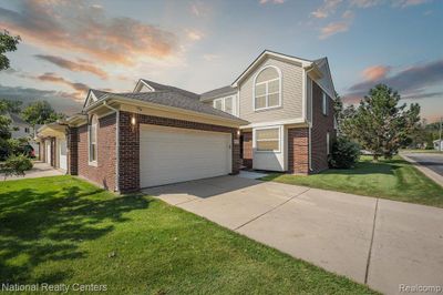 8777 Columbia Circle, Condo with 3 bedrooms, 2 bathrooms and null parking in Canton Twp MI | Image 1