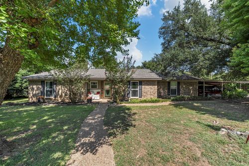 611 Rosenthal Rd, Lorena, TX, 76655-3642 | Card Image