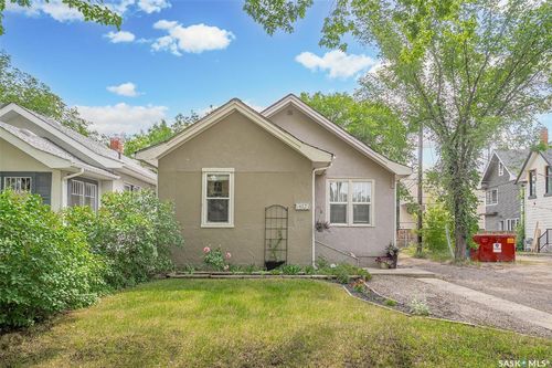 612 5th Ave N, Saskatoon, SK, S7K2R4 | Card Image