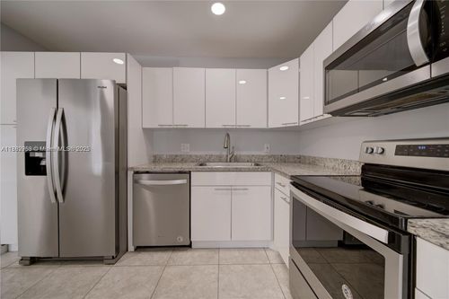 5-9004 Sw 137th St, Miami, FL, 33176-6877 | Card Image