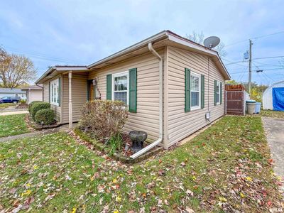 1428 Camden Street, House other with 3 bedrooms, 1 bathrooms and null parking in Pekin IL | Image 2