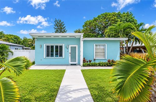 735 Nw 129th St, North Miami, FL, 33168-2713 | Card Image