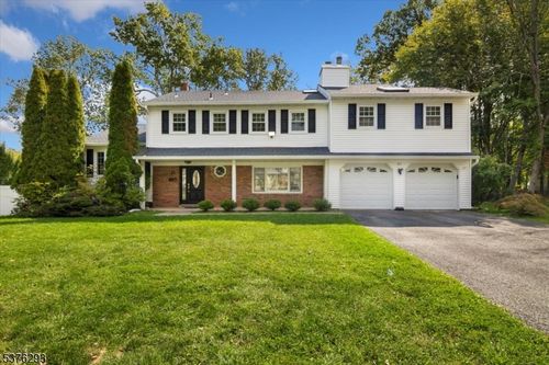 21 New England Dr, Lake Hiawatha, NJ, 07034-2007 | Card Image