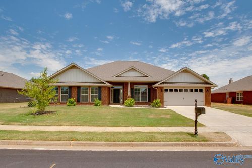 512 Summer Cove Cir Nw, Madison, AL, 35757-7583 | Card Image