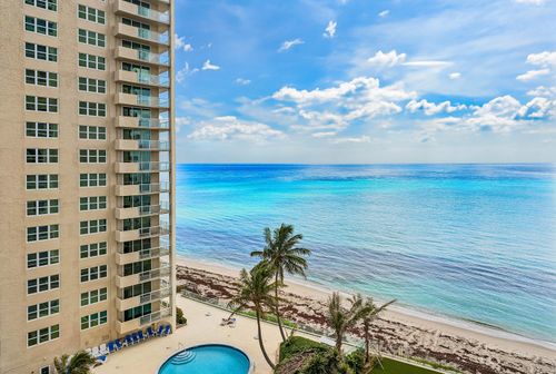 905-5420 N Ocean Dr, Riviera Beach, FL, 33404-2543 | Card Image