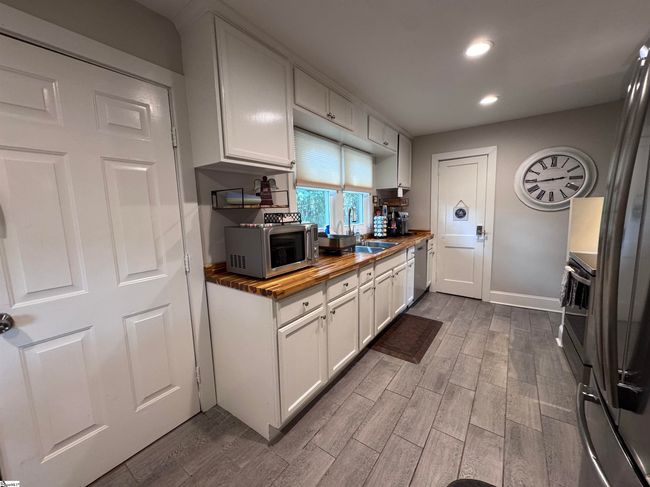 129 Bountyland Rd, House other with 2 bedrooms, 1 bathrooms and null parking in Seneca SC | Image 5