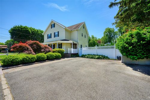 14 Woodland Dr, Kings Park, NY, 11754-3224 | Card Image