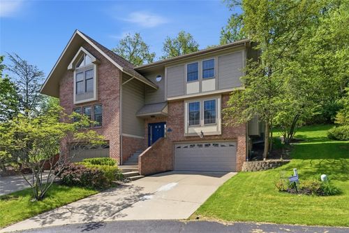 250 The Pines Dr, Pittsburgh, PA, 15243-1472 | Card Image
