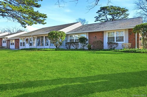 128 Exmore Court, Brookhaven, NY, 11961 | Card Image