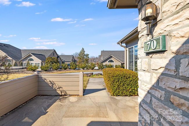 70 Summerfield Pl, Townhouse with 2 bedrooms, 2 bathrooms and null parking in Flat Rock NC | Image 4