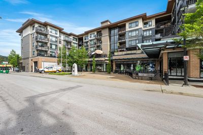 402 - 2525 Clarke St, Condo with 1 bedrooms, 1 bathrooms and 1 parking in Port Moody BC | Image 3