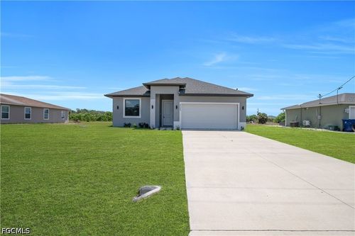 8045 Buttercup Cir, Labelle, FL, 33935-5484 | Card Image