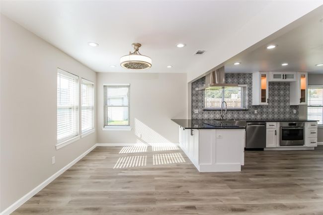 517 Yellowstone Dr, House other with 3 bedrooms, 3 bathrooms and null parking in Grapevine TX | Image 5