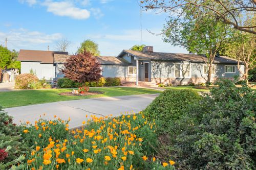 214 N Linwood St, Visalia, CA, 93291-5340 | Card Image