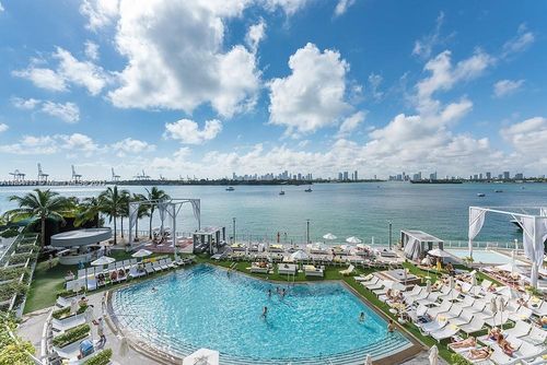 425-1100 West Ave, Miami Beach, FL, 33139-4749 | Card Image