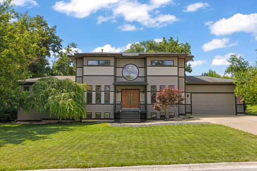 11225 Arrowhead Trl, Indian Head Park, IL, 60525-4957 | Card Image