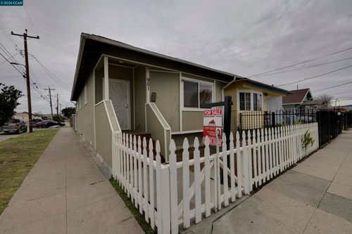 901 Florida Ave, Richmond, CA, 94804-2417 | Card Image