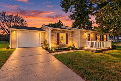 1999 Cory Dr, Hilliard, OH, 43026-9716 | Card Image