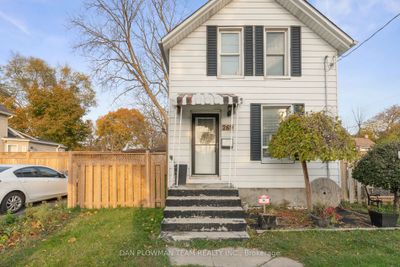 269 Court St, House other with 3 bedrooms, 1 bathrooms and 3 parking in Oshawa ON | Image 1