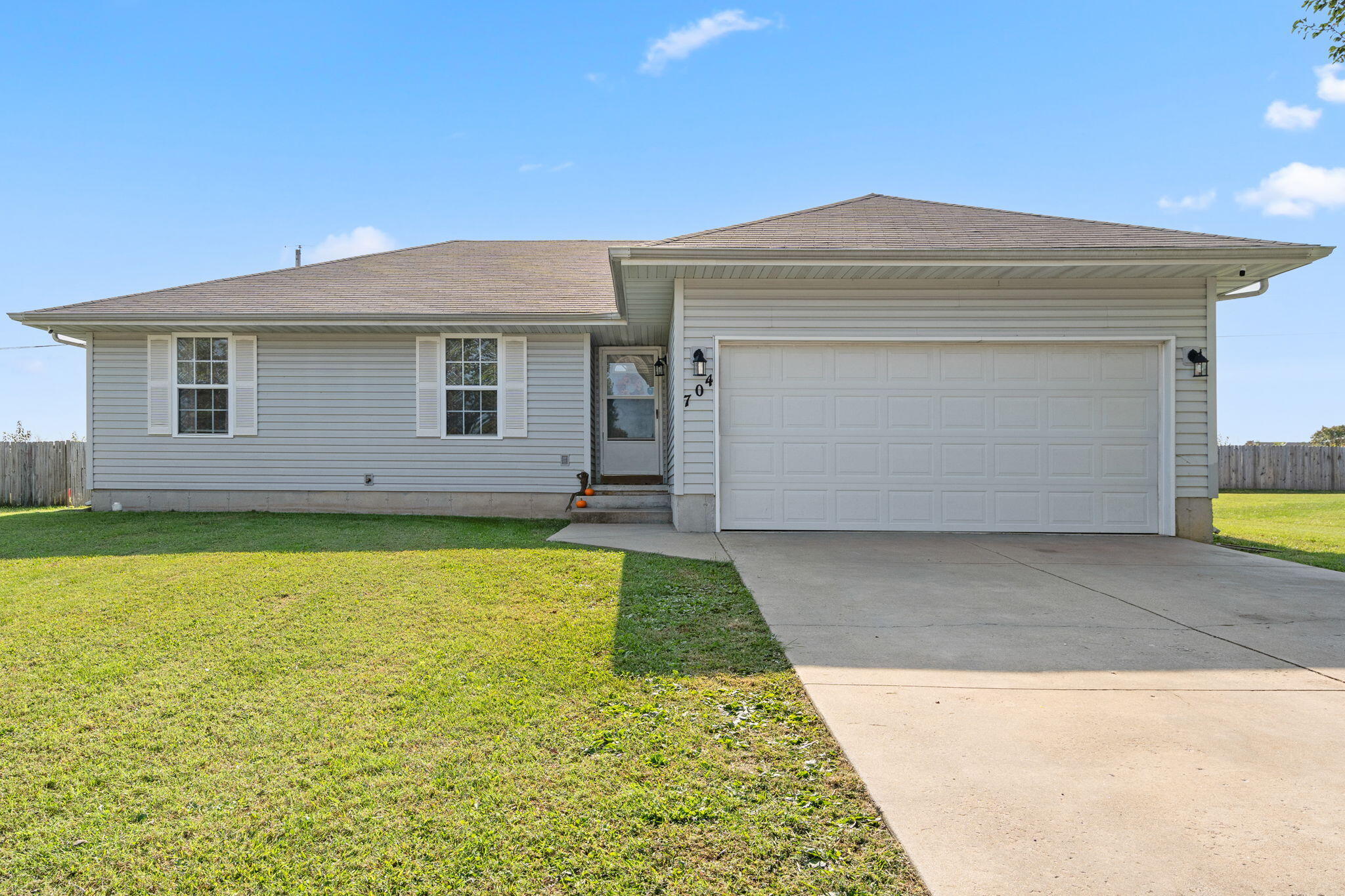Lipscomb , Republic, MO 65738