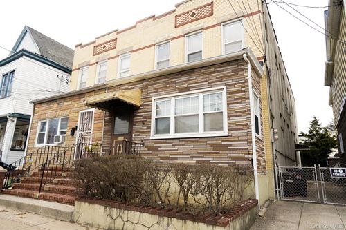 80-33 90th Rd, Woodhaven, NY, 11421-2945 | Card Image