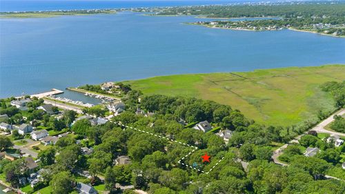 33 Landing Ln, East Quogue, NY, 11942-4800 | Card Image