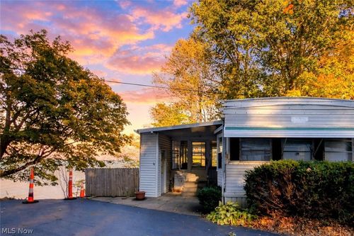 17-4017 Lake Rd, Conneaut, OH, 44030-2946 | Card Image