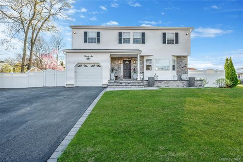 26 Emerald St, Ronkonkoma, NY, 11779-2763 | Card Image