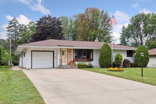 2841 Galtier St, Roseville, MN, 55113-2410 | Card Image