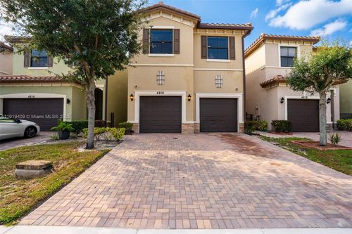 4816 Nw 56th Ct, Tamarac, FL, 33319-2812 | Card Image