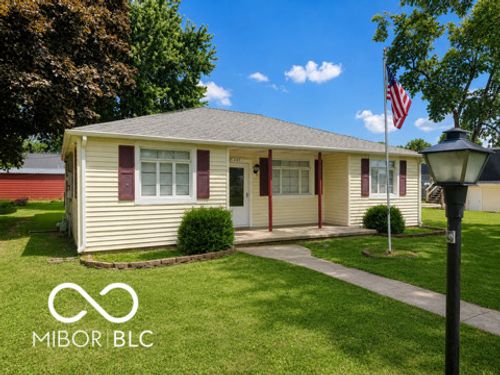 207 N 4th St, Elwood, IN, 46036-1430 | Card Image