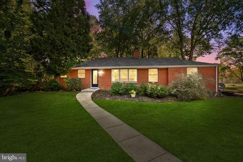 7405 Oakcrest Ln, Clarksville, MD, 21029-1827 | Card Image