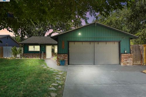 5913 Woodleigh Dr, Carmichael, CA, 95608-0120 | Card Image