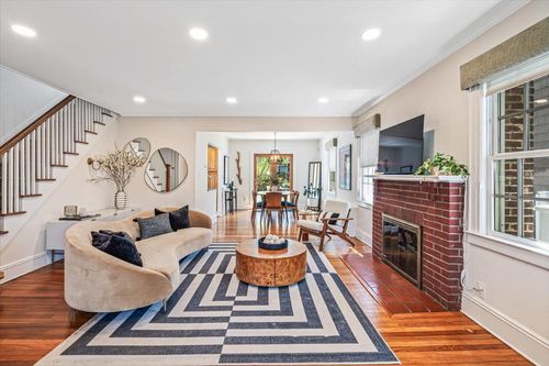 54 Park Ave, Port Washington, NY, 11050-4034 | Card Image
