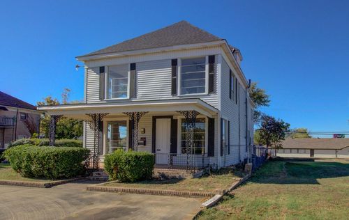 711 Olive St, Texarkana, TX, 75501-5203 | Card Image