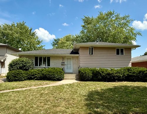8203 White Oak Ave, Munster, IN, 46321-1432 | Card Image