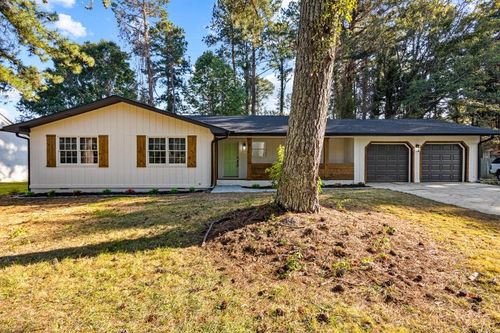 1396 Huntsmen Gln, Riverdale, GA, 30296-2629 | Card Image