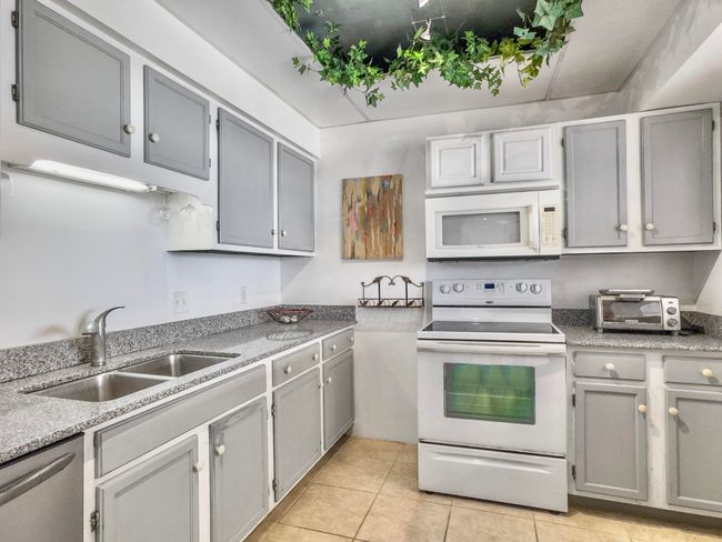 Kitchen | Image 30