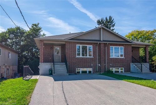 38 Foundry St, Baden, ON, N3A2P6 | Card Image