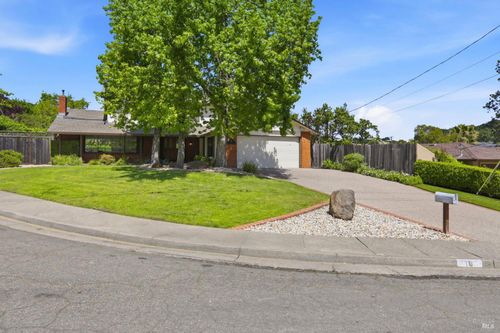 16 Germaine Pl, Novato, CA, 94949-5430 | Card Image