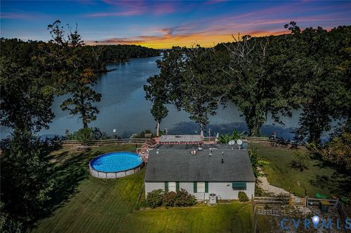 535 Creekside St, Heathsville, VA, 22473-2149 | Card Image