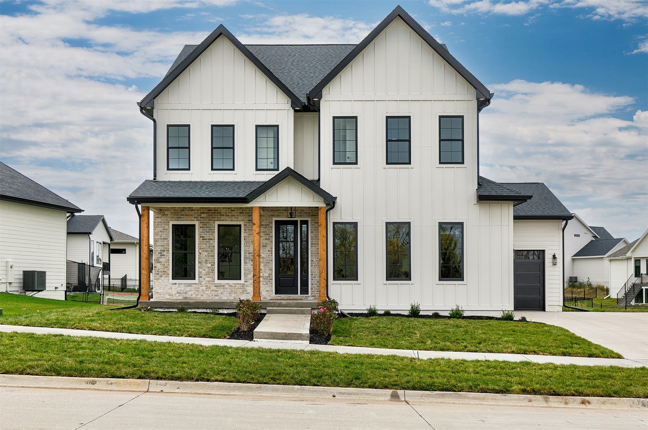 Westgate Pkwy, Clive, IA 50325