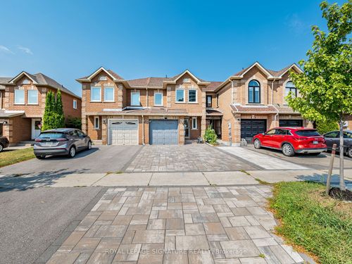 152 Lindenshire Ave, Maple, ON, L6A2N5 | Card Image