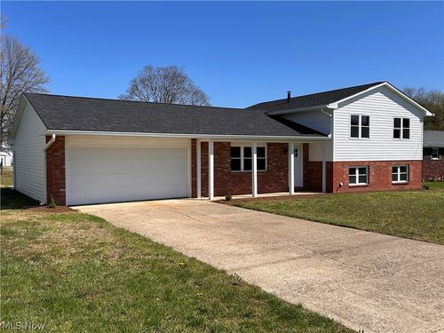 114 Devol Dr, Marietta, OH, 45750-9424 | Card Image