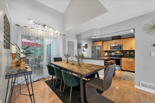 203-1220 Falcon Dr, Coquitlam, BC, V3E2E5 | Card Image