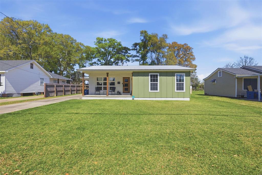 Residential in Jennings