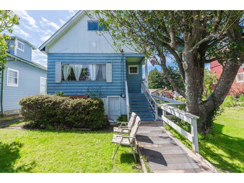 Sherman Ave, North Bend, OR 97459
