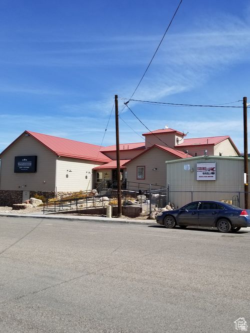 423 N 100 W, Cedar City, UT, 84721-3521 | Card Image
