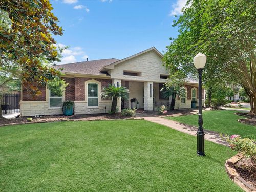 11 Marys Creek Ln, Friendswood, TX, 77546-3493 | Card Image